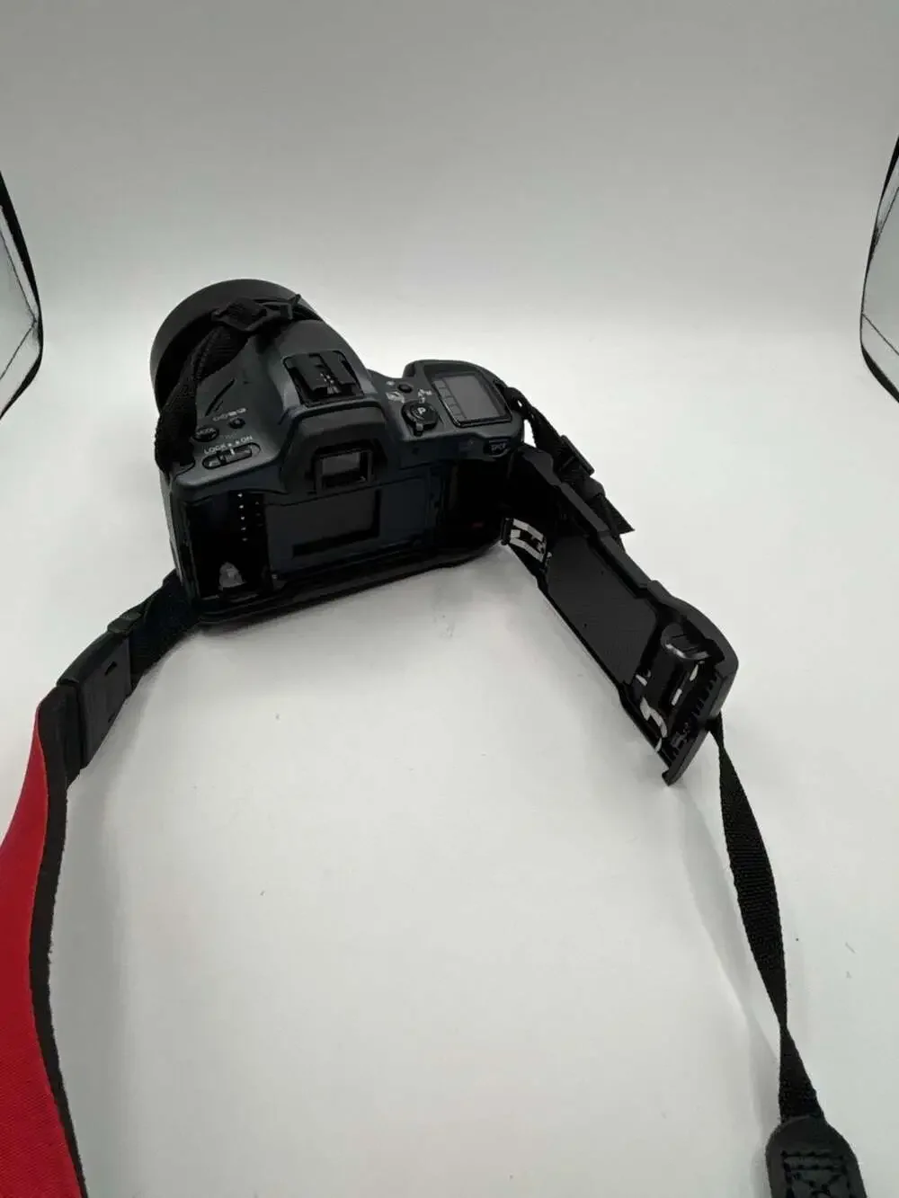 Minolta Maxxum 500si 35mm SLR Film Camera with Tamron 28-80mm Lens